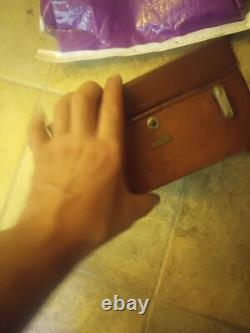 Très beau millimètre général électrique en nickel dans une boîte en bois