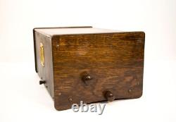 Très belle radio réceptrice à batteries Osram Music Magnet 4 de General Electric Co Ltd. du Royaume-Uni