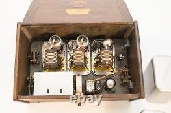 Très belle radio réceptrice à batteries Osram Music Magnet 4 de General Electric Co Ltd. du Royaume-Uni