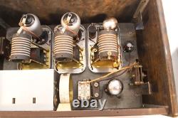 Très belle radio réceptrice à batteries Osram Music Magnet 4 de General Electric Co Ltd. du Royaume-Uni