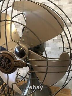 Un ventilateur oscillant à 3 vitesses Vintage GE General Electric Vortalex 16 en état proche du neuf