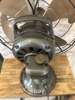 Un ventilateur oscillant à 3 vitesses Vintage GE General Electric Vortalex 16 en état proche du neuf