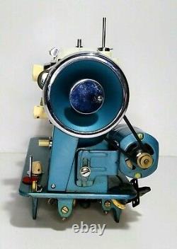 Universal Azz Super Zig Zag Vintage Machine À Coudre Blue W Pedal Testé & Works