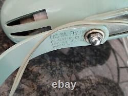 VENTILATEUR OSCILLANT À 2 VITESSES GENERAL ELECTRIC F15S125 COULEUR VERT TEAL FONCTIONNE