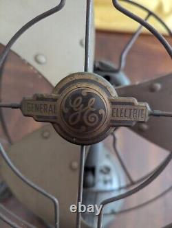 VIDÉO Ventilateur vintage de travail des années 1930 GE General Electric sur bureau Antique à tête pivotante