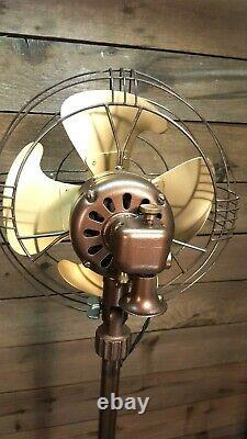 Ventilateur De Piédestal Oscillant Vintage General Electric Des Années 1940. Art Déco