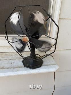 Ventilateur Électrique Vintage ou Antique GE General Electric Trade Wind Oscillant