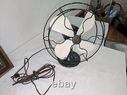 Ventilateur Vintage 11 General Electric à 4 pales 42x542 Fabriqué aux États-Unis Vert foncé