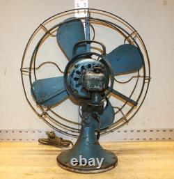 Ventilateur Vintage General Electric en Fonte 16 à Quatre Lames à Trois Vitesses Numéro de Catégorie 75425