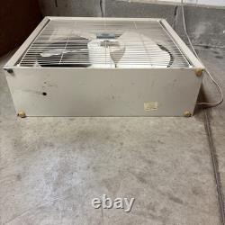 Ventilateur de boîte vintage General Electric GE à 3 vitesses, réversible électriquement. Fonctionne très bien.