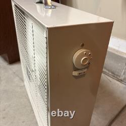 Ventilateur de boîte vintage General Electric GE à 3 vitesses, réversible électriquement. Fonctionne très bien.