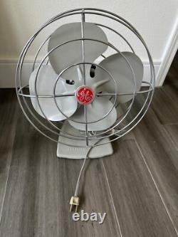 Ventilateur de bureau en métal oscillant General Electric des années 1950 (gris)