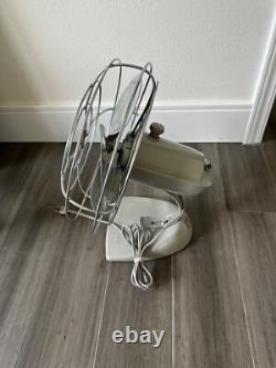 Ventilateur de bureau en métal oscillant General Electric des années 1950 (gris)