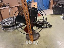 Ventilateur de bureau oscillant General Electric GE des années 1930 fabriqué aux États-Unis en état de marche