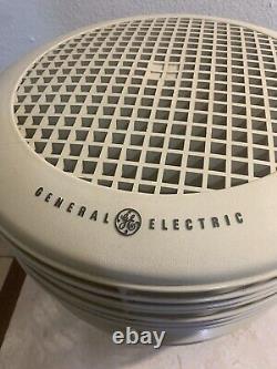 Ventilateur de sol Vintage General Electric avec repose-pieds marron rétro de style MCM fonctionne