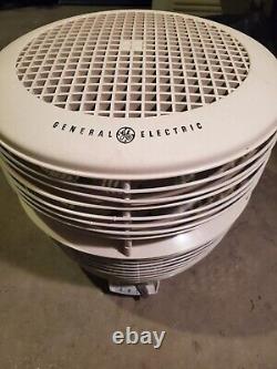 Ventilateur de sol vintage General Electric à 3 vitesses avec repose-pieds blanc rétro UFO FAN F18F3