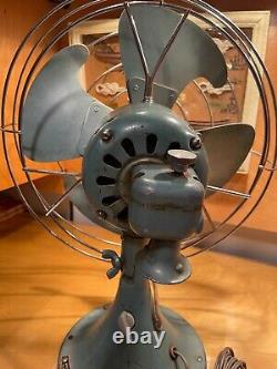 Ventilateur électrique GE Vortalex 12 modèle FM12V43 des années 1950 avec contrôle d'oscillation