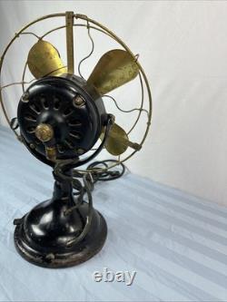 Ventilateur en métal antique GE en laiton à 4 pales et 3 vitesses General Electric EN BON ÉTAT Vintage