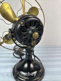 Ventilateur en métal antique GE en laiton à 4 pales et 3 vitesses General Electric EN BON ÉTAT Vintage