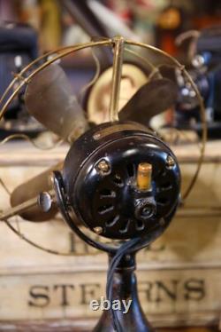 Ventilateur industriel vintage General Electric GE ancien en laiton à pales en laiton avec cage en laiton 12 pouces