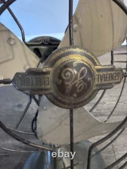 Ventilateur oscillant de bureau à trois pales noir General Electric GE antique 273100-1