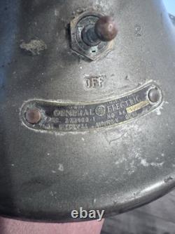 Ventilateur oscillant de bureau à trois pales noir General Electric GE antique 273100-1