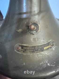 Ventilateur oscillant de bureau à trois pales noir General Electric GE antique 273100-1