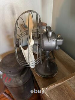 Ventilateur oscillant vintage General Electric à vitesses multiples