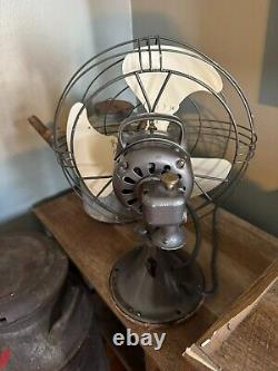 Ventilateur oscillant vintage General Electric à vitesses multiples
