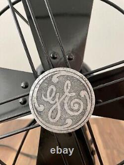 Ventilateur oscillant vintage restauré GE General Electric à 4 pales en acier lourd noir