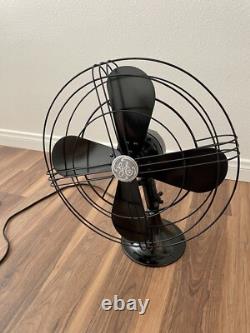 Ventilateur oscillant vintage restauré GE General Electric à 4 pales en acier lourd noir
