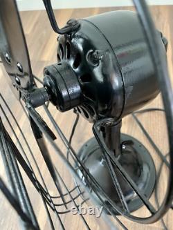 Ventilateur oscillant vintage restauré GE General Electric à 4 pales en acier lourd noir