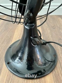 Ventilateur oscillant vintage restauré GE General Electric à 4 pales en acier lourd noir