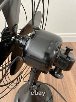 Ventilateur oscillant vintage restauré à 4 pales GE General Electric en acier lourd noir