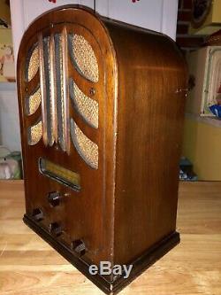 Vintage 1936 General Electric E-61 Cathédrale Tombstone Radio