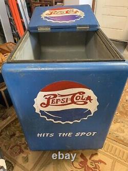 Vintage 1940's General Electric Double Dot Embossed Pepsi Cola Ice Chest Cooler