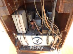 Vintage Ge Ge Ge Ge General Electric K-82 Grandfather Clock Radio Non Testé Avec Tous Les Tubes