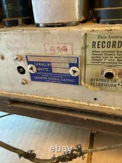 Vintage Ge Ge Ge General Electric Kl-53 MID Century Modern Wood Tube Radio Powers On