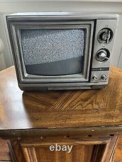 Vintage Ge General Electric 10'' Portable Color Crt Television Tv 8-0904 1986