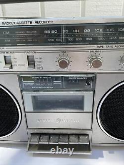 Vintage Ge General Electric 3-5257a Am/fm Cassette Boombox Ghettoblaster Works