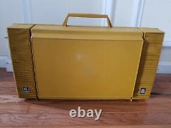 Vintage Ge General Electric Wildcat Portable Record Player Folding (d3/bwal)