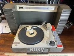 Vintage Ge General Electric Wildcat Portable Record Player Pliage