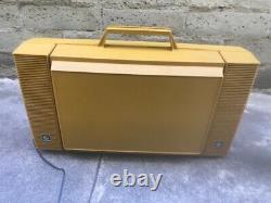 Vintage Ge General Electric Wildcat Record Player Portable Turntable Stéréo Used