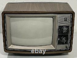 Vintage General Electric 13 Color Television Model 13ac3504w Fonctionne Très Bien