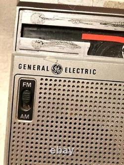 Vintage General Electric 7-2500 Am-fm Radio Transistor Portable