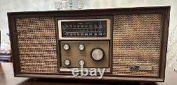 Vintage Général Electric AM/FM Stéréo en Noyer à l'état solide FONCTIONNEL