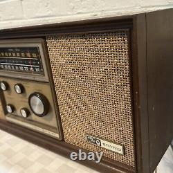 Vintage Général Electric AM/FM Stéréo en Noyer à l'état solide FONCTIONNEL