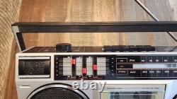 Vintage General Electric GE 3-5455a Boombox Radio Stéréo Lecteur de Cassette FONCTIONNE