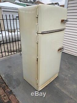 Vintage General Electric Ge Réfrigérateur Blanc / Vert / Laiton / 50 Ans De Travail Chrome
