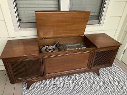 Vintage General Electric MID Century Stereo Cabinet Record Player And Radio MCM